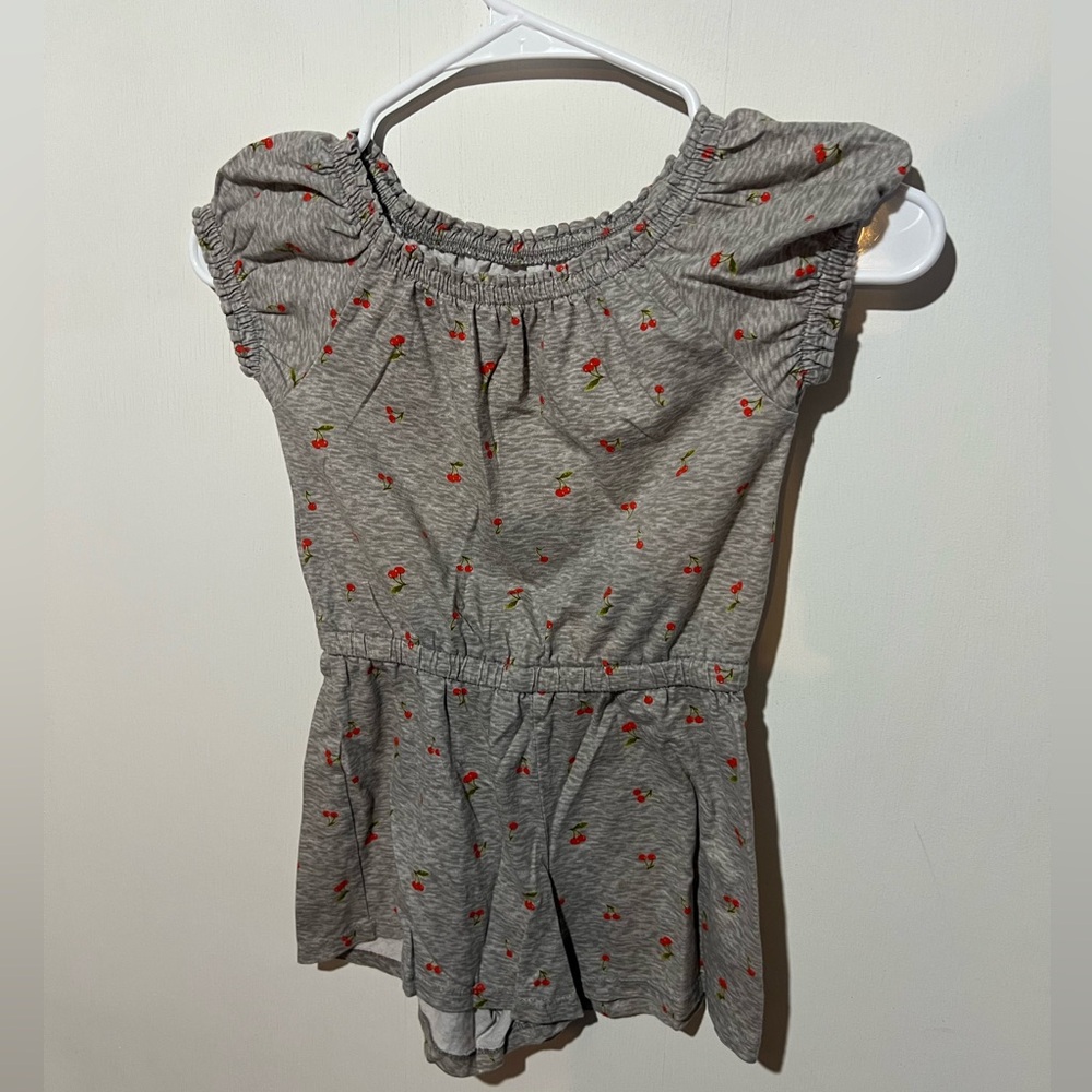Old Navy Gray Romper w/ Cherries - Girls 6-7 (Small)